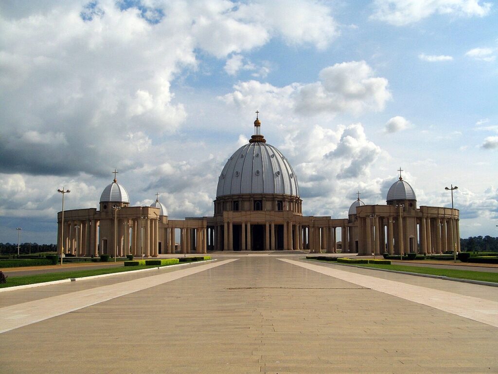 First Encounter with the Tropics: Côte d’Ivoire basilique notre dame de la paix yamoussoukro